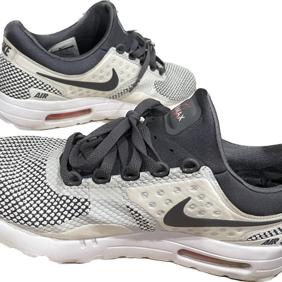 the zeros shoes nike